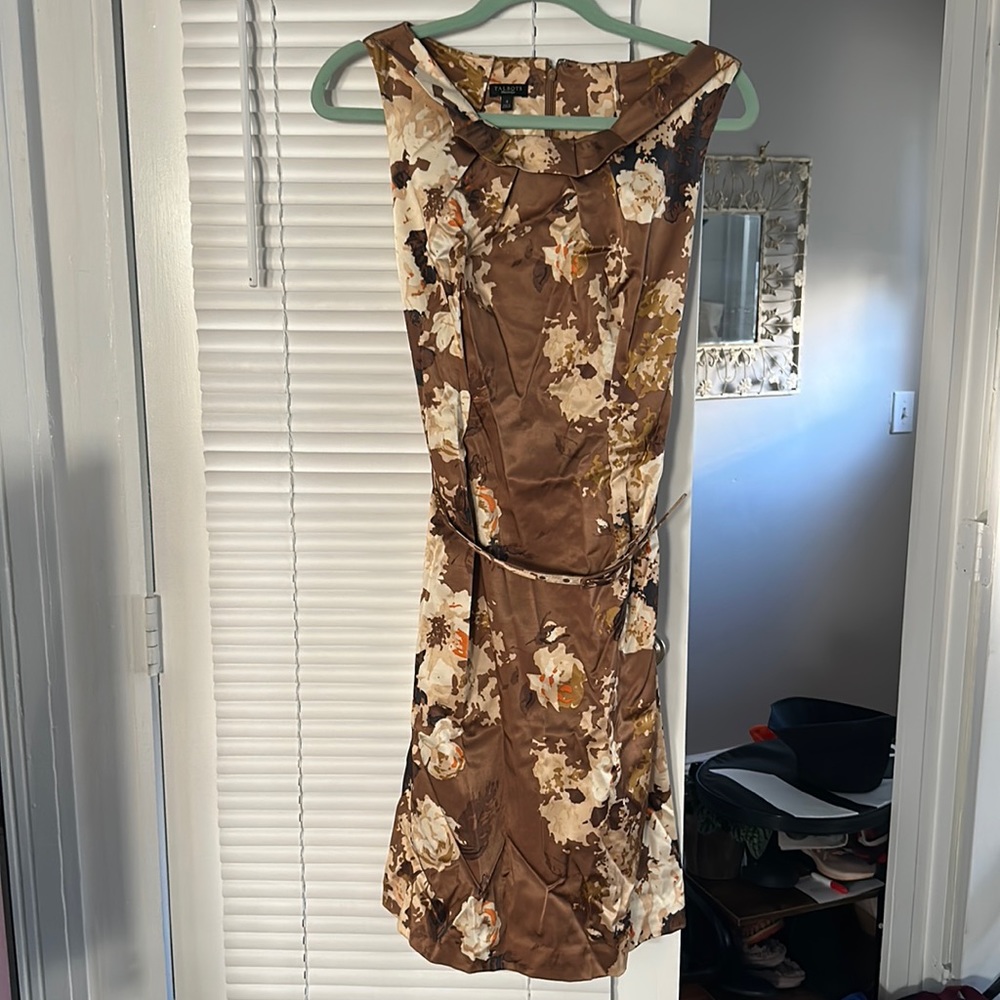Talbots sz 4 dress - floral camouflage light and dark tan - like new w/ belt